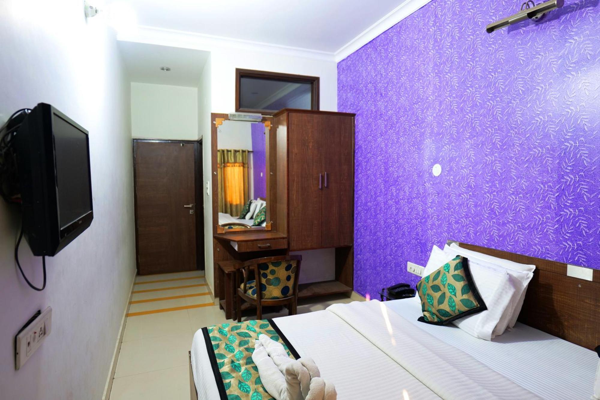 Hotel Holiday Comfort Amritsar Exterior foto