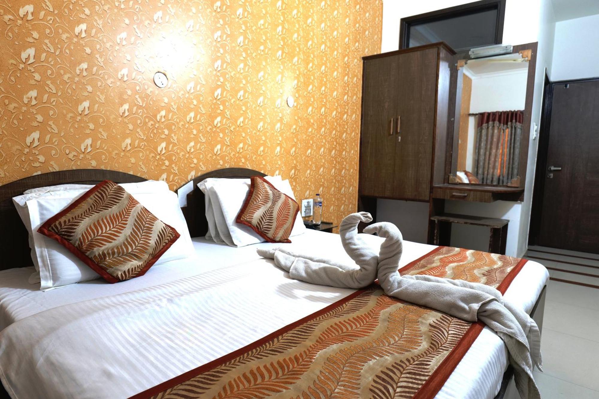 Hotel Holiday Comfort Amritsar Exterior foto