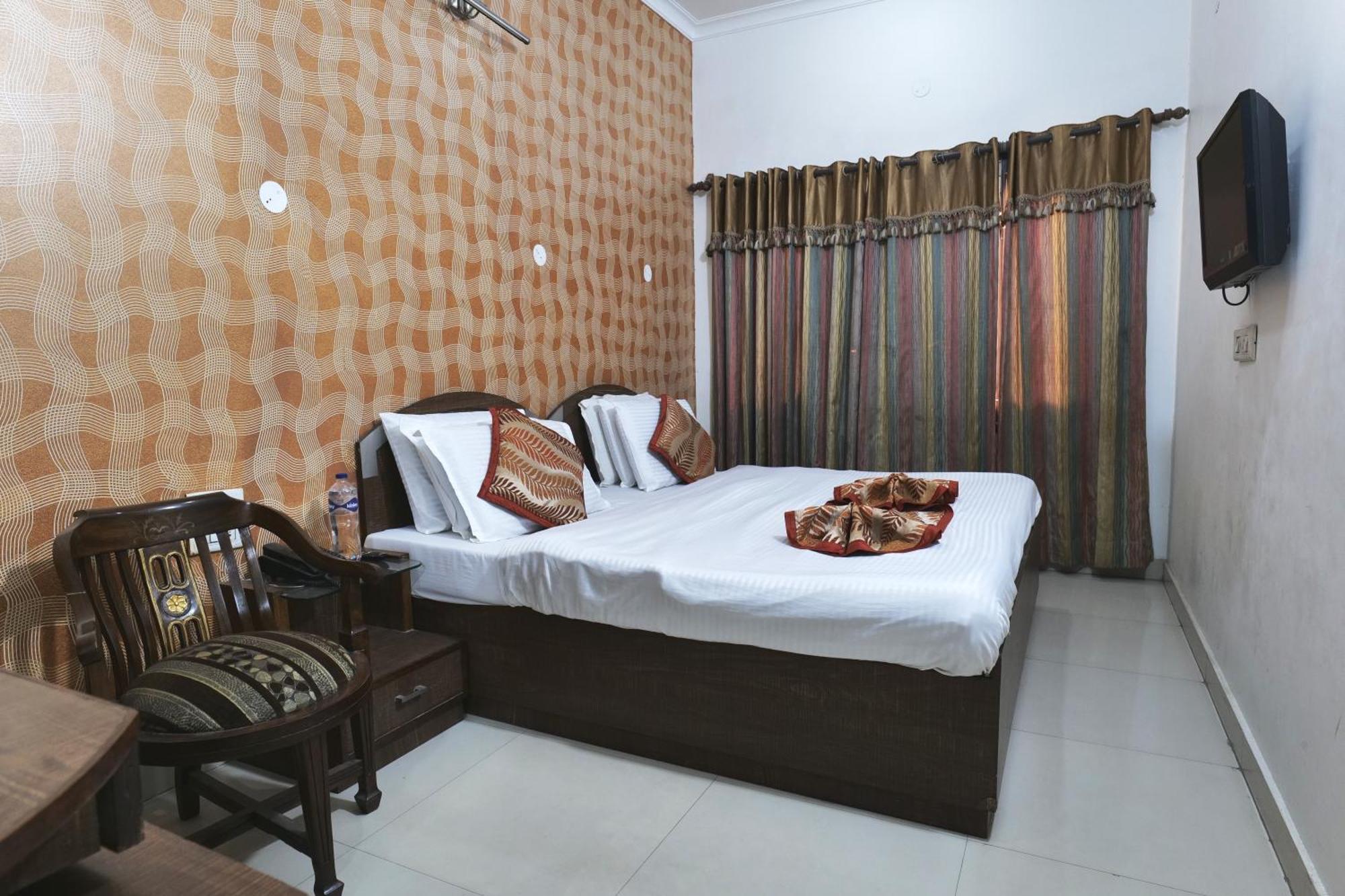 Hotel Holiday Comfort Amritsar Exterior foto