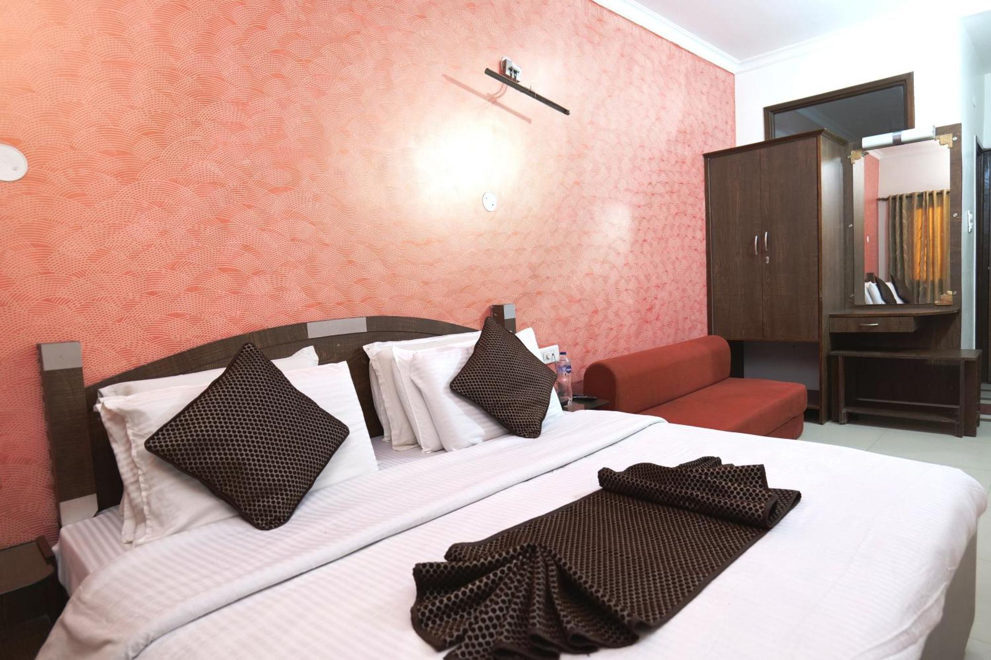 Hotel Holiday Comfort Amritsar Exterior foto