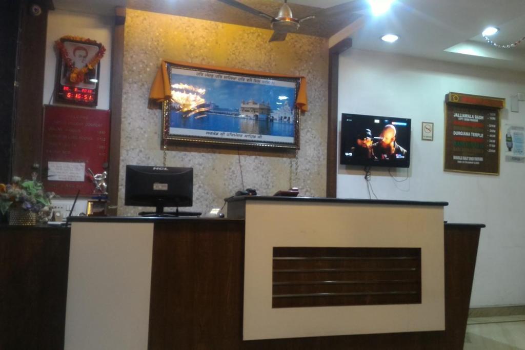 Hotel Holiday Comfort Amritsar Exterior foto
